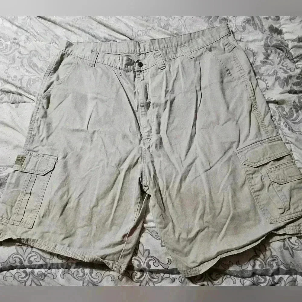 Mens wrangler cargo shorts!